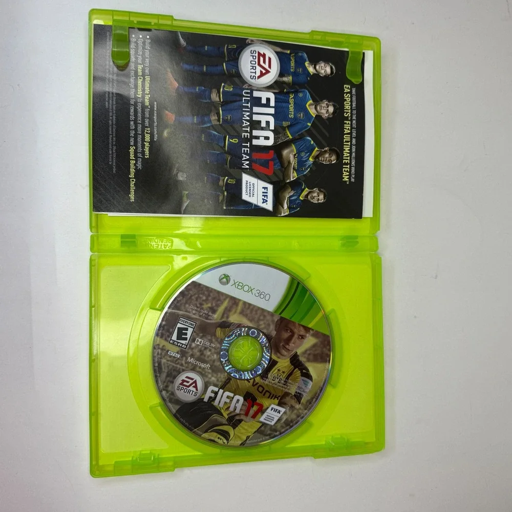 Microsoft Xbox 360 S Console Bundle 2 Controllers Kinect Call of Duty FIFA 17